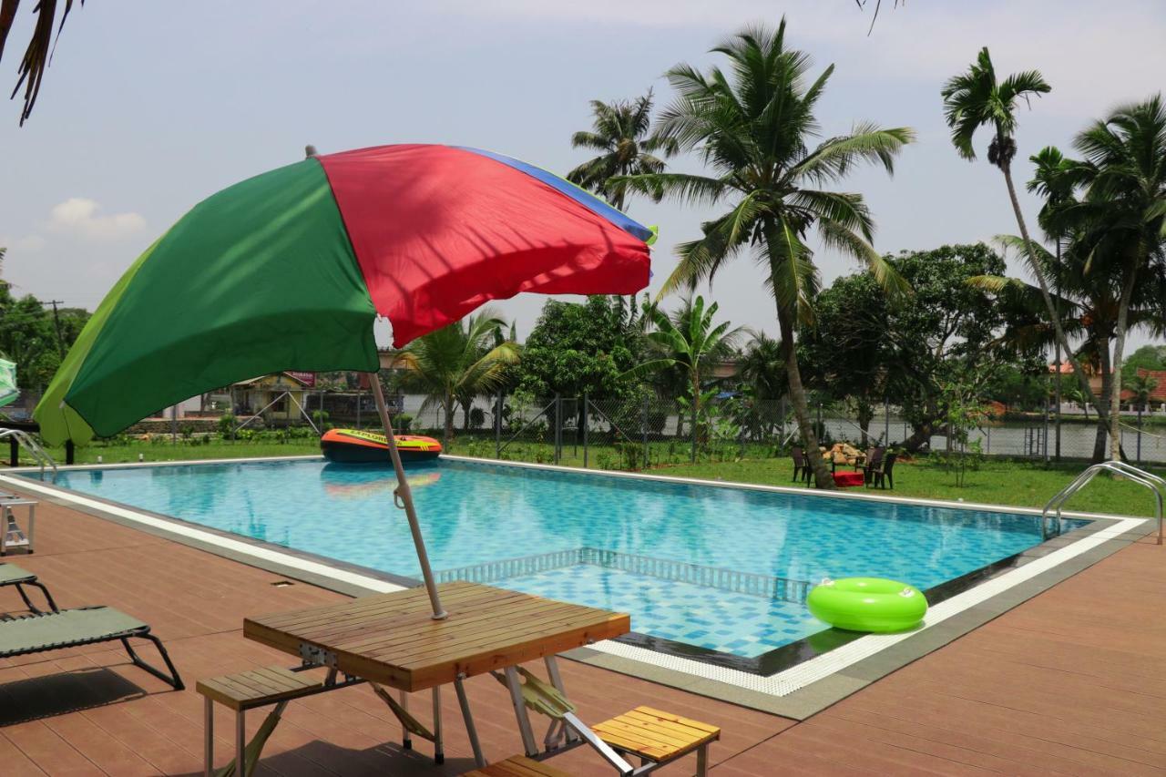 Water'S Edge Villas Alappuzha Esterno foto