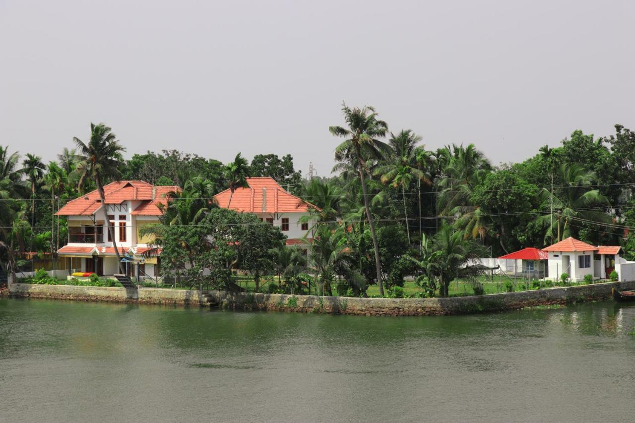 Water'S Edge Villas Alappuzha Esterno foto